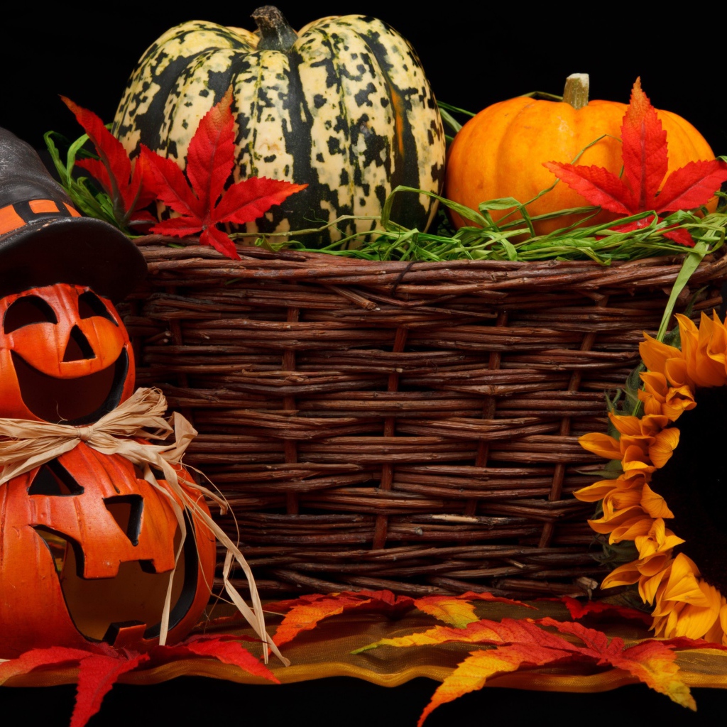 Украшения на праздник Хэллоуин на столе