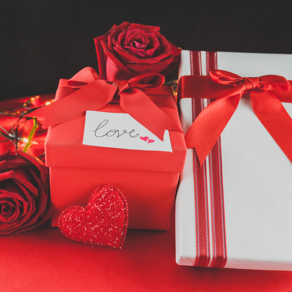 Подарки и розы для любимой на День Святого Валентина