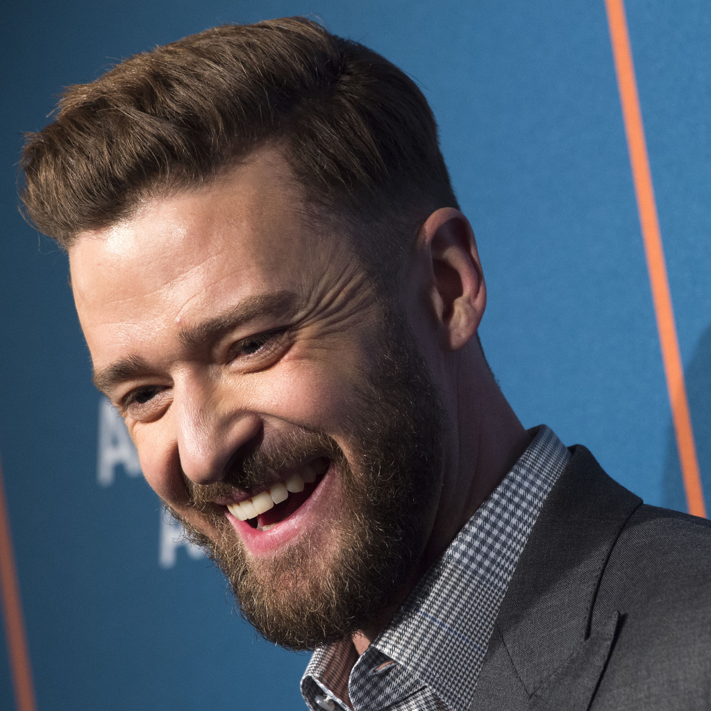 Улыбающийся мужчина, актер Джастин Тимберлейк