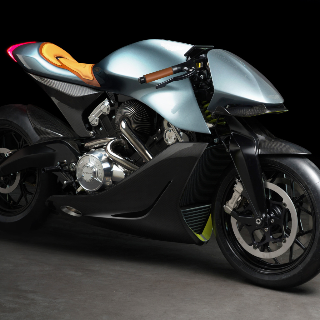 Мотоцикл Aston Martin Brough Superior AMB-001 EICMA 2019 года на черном фоне