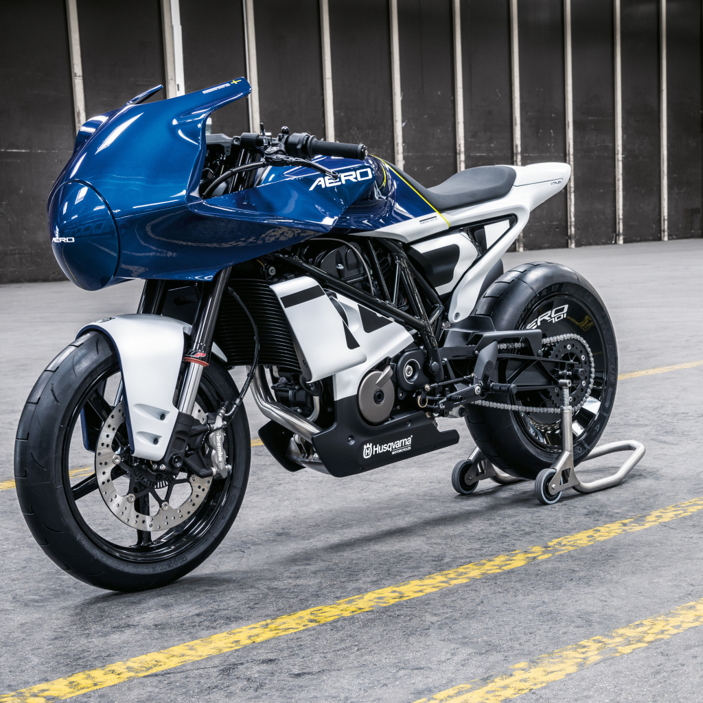 Мотоцикл Husqvarna Vitpilen 701 Aero Concept 2019 года на дороге