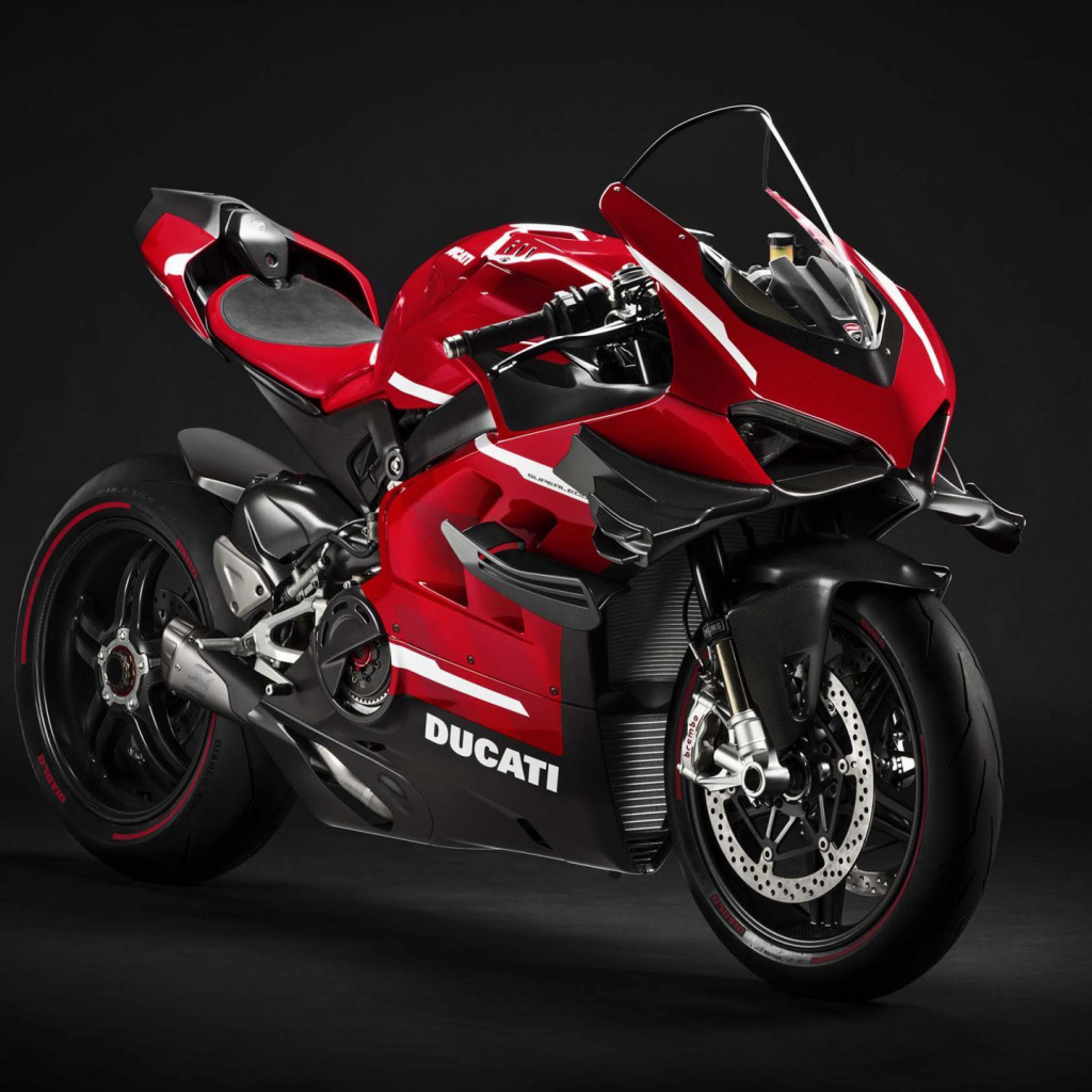 Мотоцикл  Ducati Superleggera V4, 2020 года на сером фоне