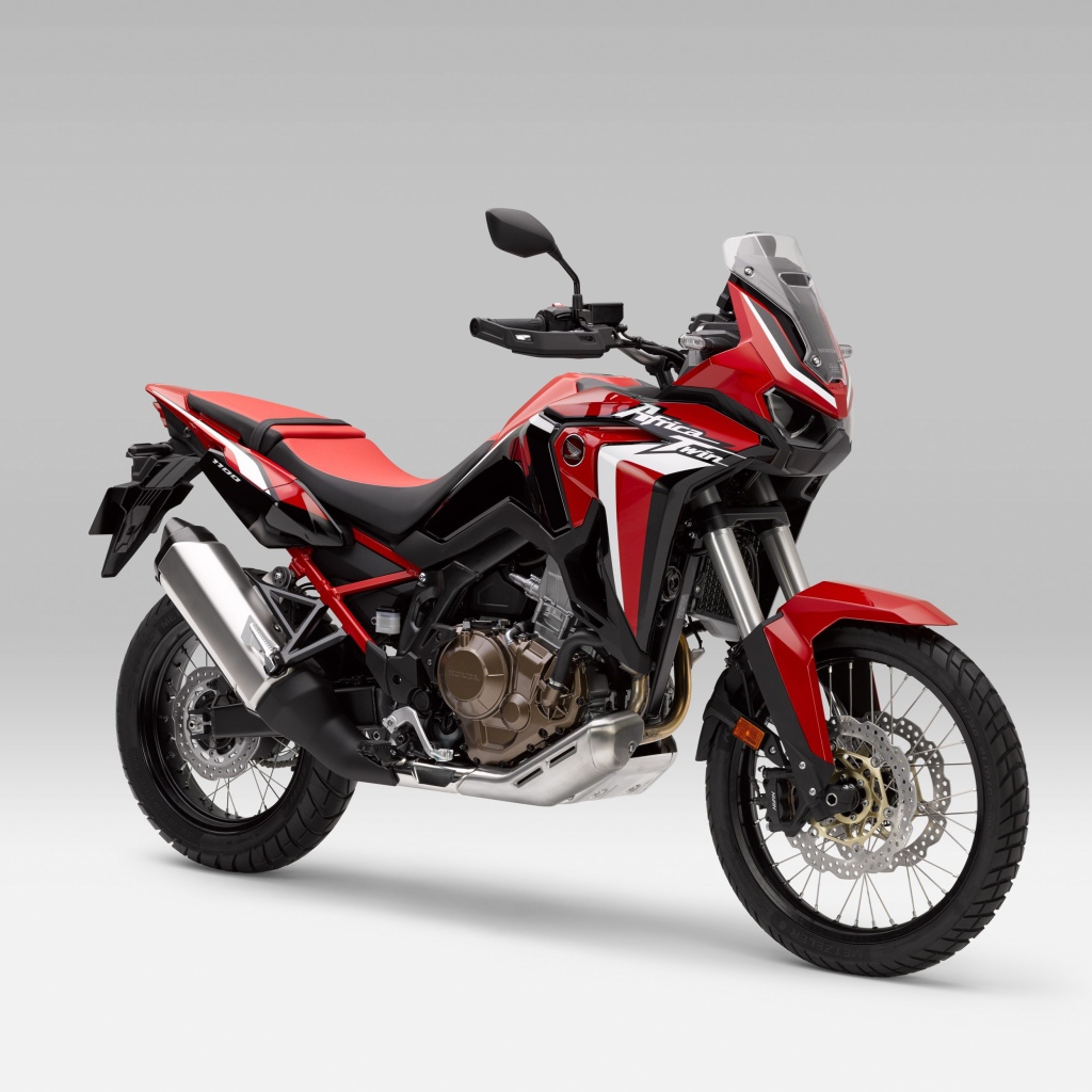 Мотоцикл Honda CRF 1000 D,  2020 года на сером фоне