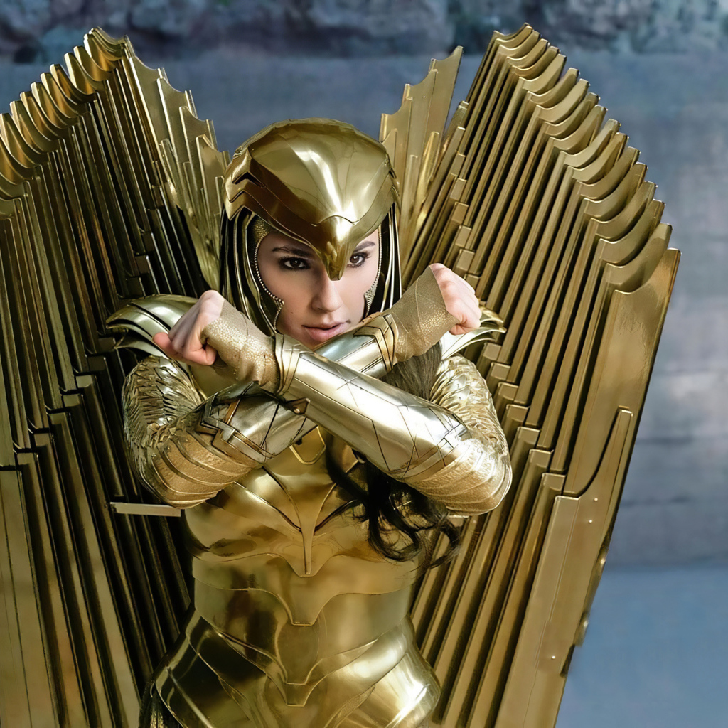 Актриса Галь Гадот в костюме в фильме Чудо-женщина. 1984