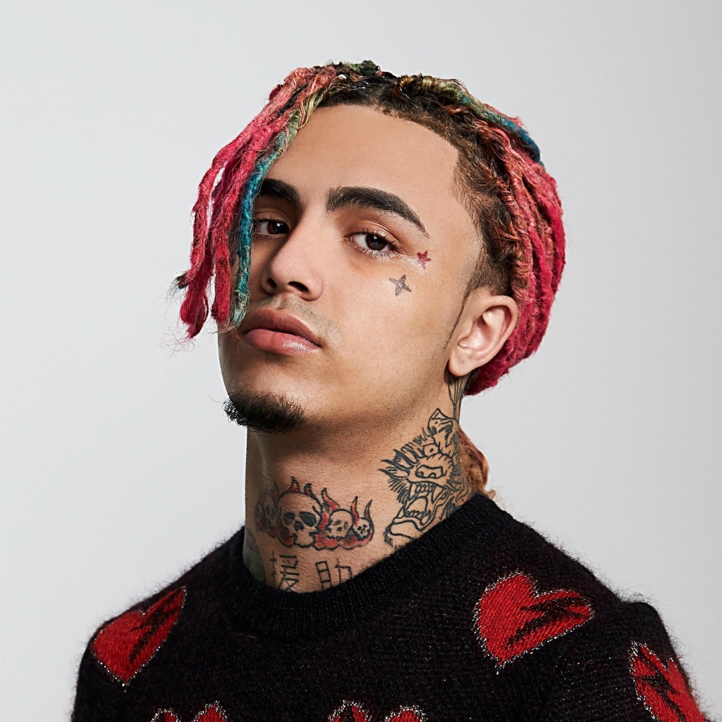 Молодой американский рэп исполнитель Lil Pump с татуировками на теле