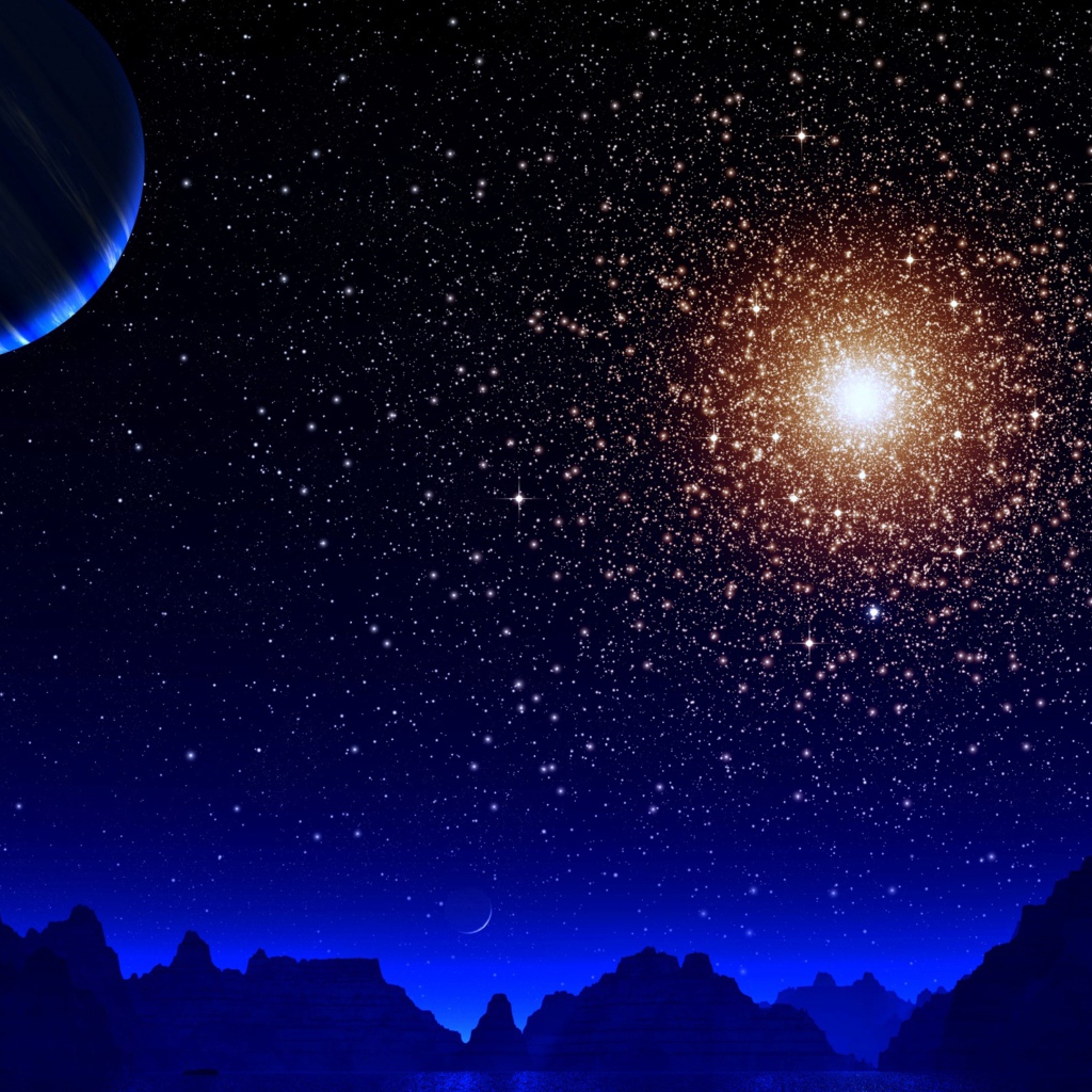 Яркая звезда в небе  с планетой над горами
