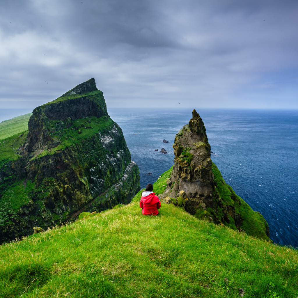 Вид на океан с высокой скалы 