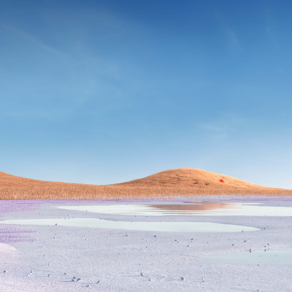 Высохшее озеро на фоне голубого неба