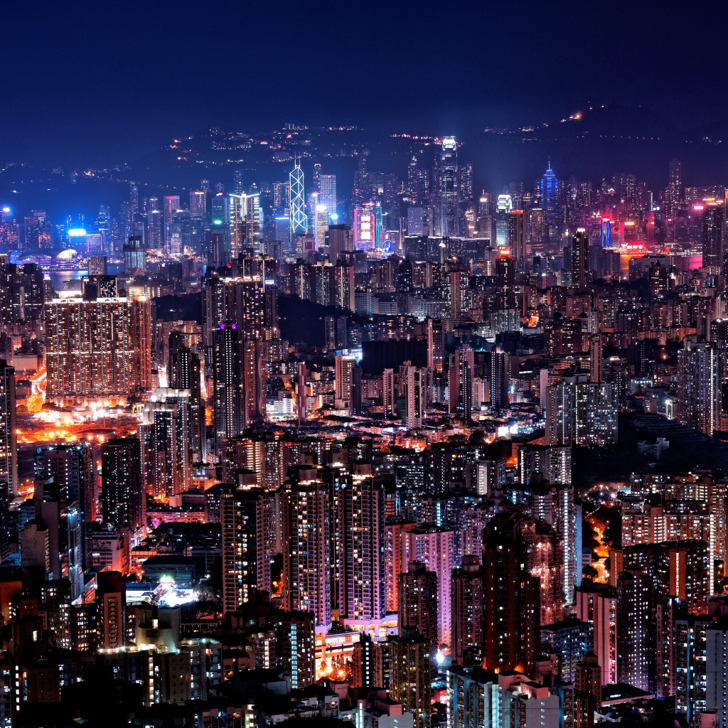 Вид на ночной освещенный Гонконг, Китай