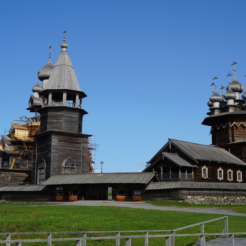 Старинный деревянный музей, Карелия. Россия 