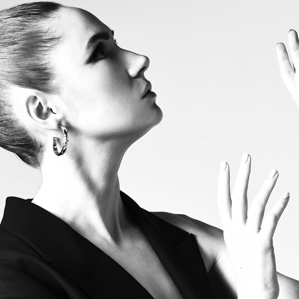 Актриса Карен Гиллан черно - белое фото 