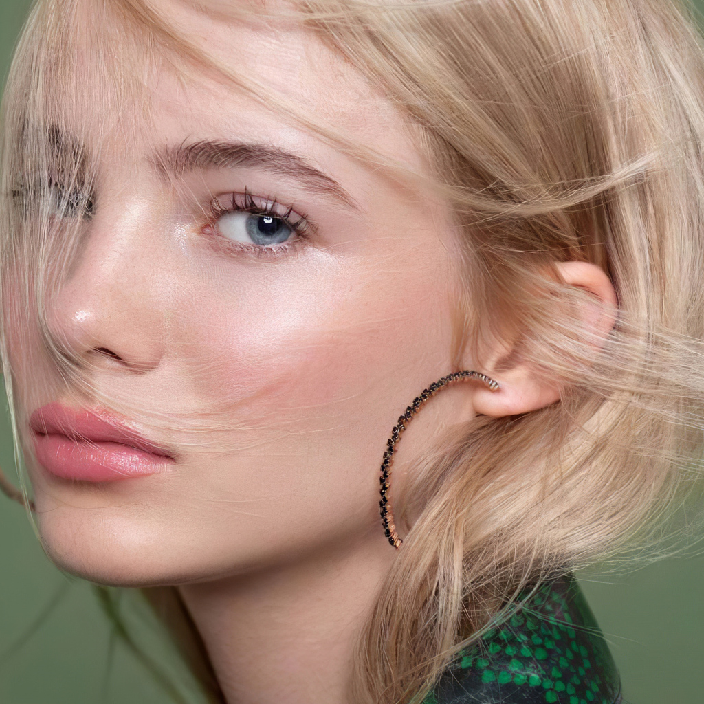 Английская актриса Фрейя Аллан лицо крупным планом