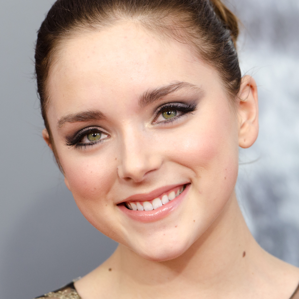 Милая улыбка молодой актрисы Мэдисон Девенпорт