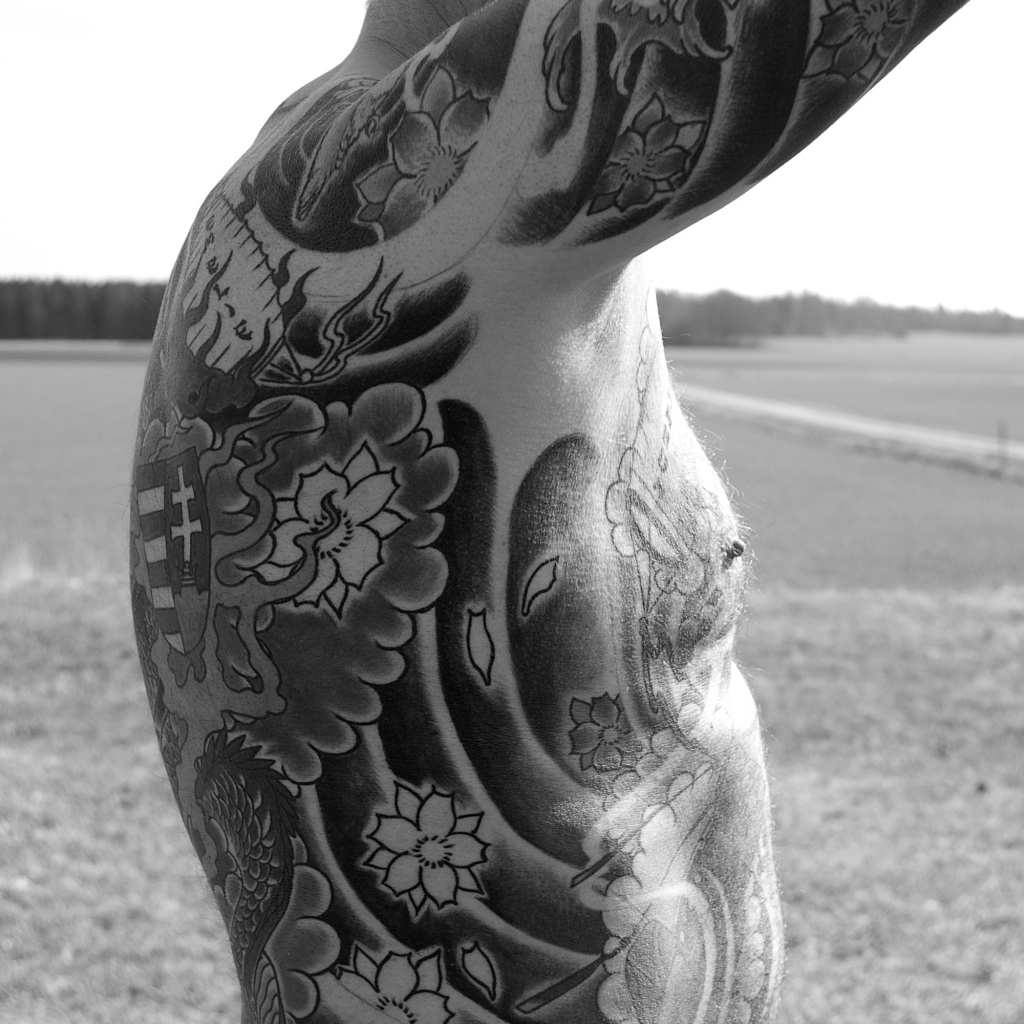 Татуировки на теле мужчины 