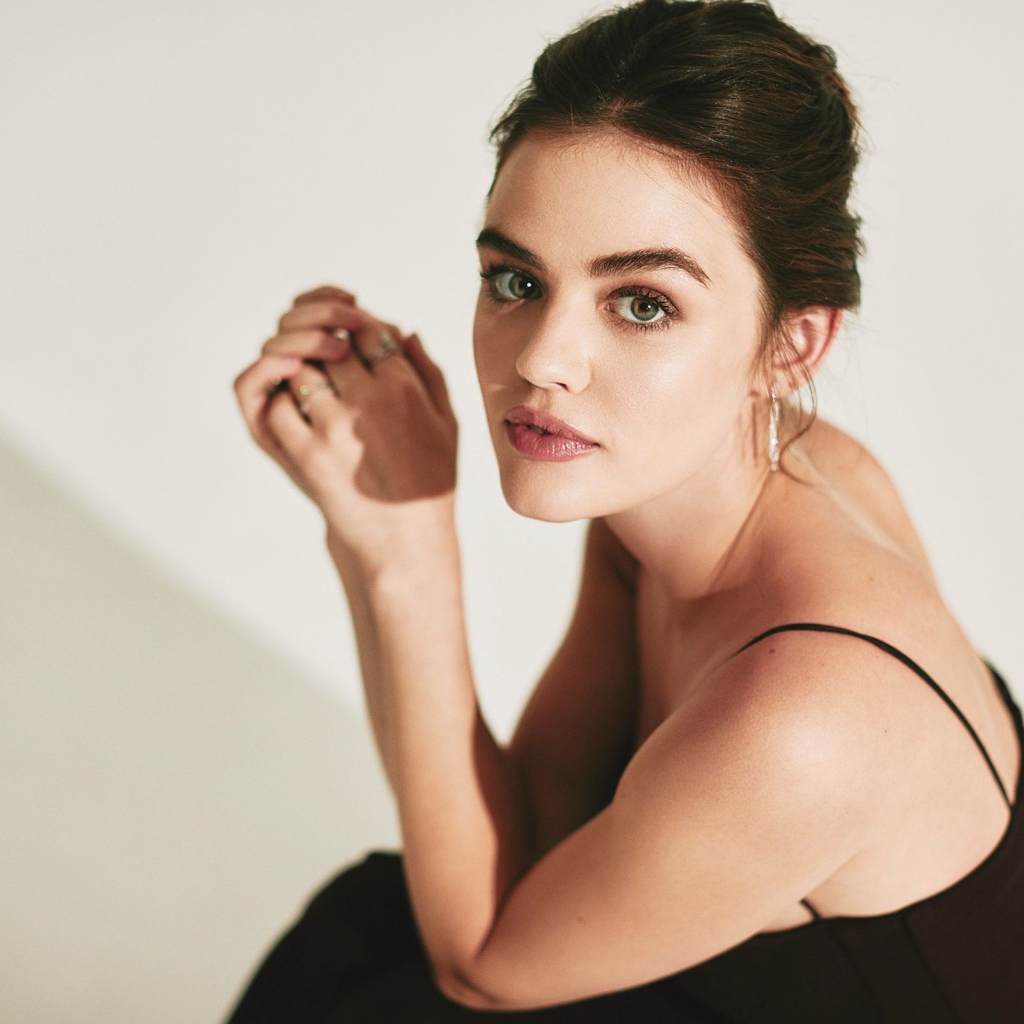 Нежная девушка актриса Люси Хейл