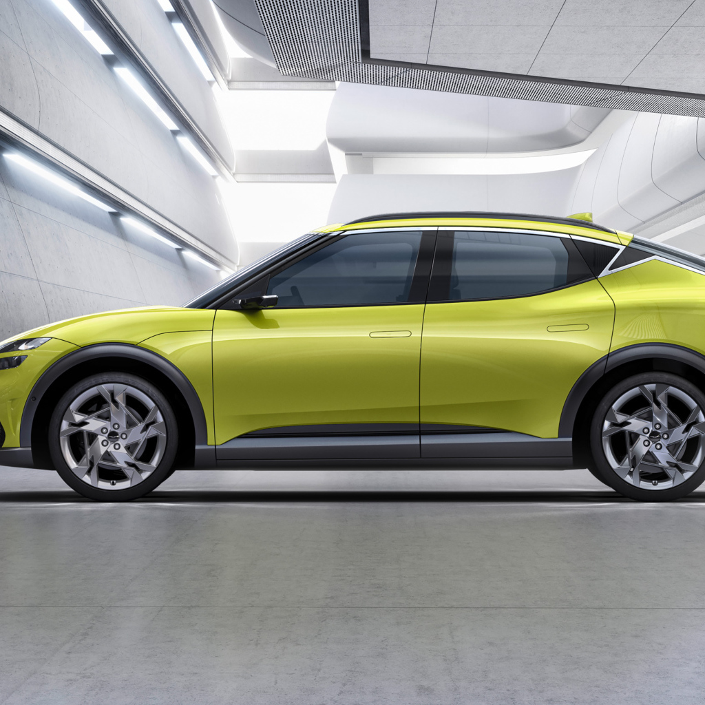 Автомобиль  Genesis GV60, 2021 года вид сбоку