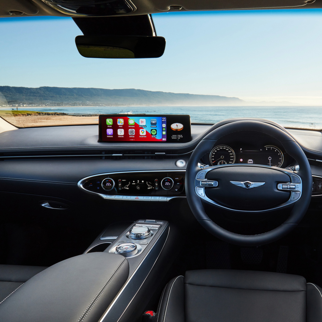 Черный салон автомобиля Genesis GV70 2.5T 2021 года