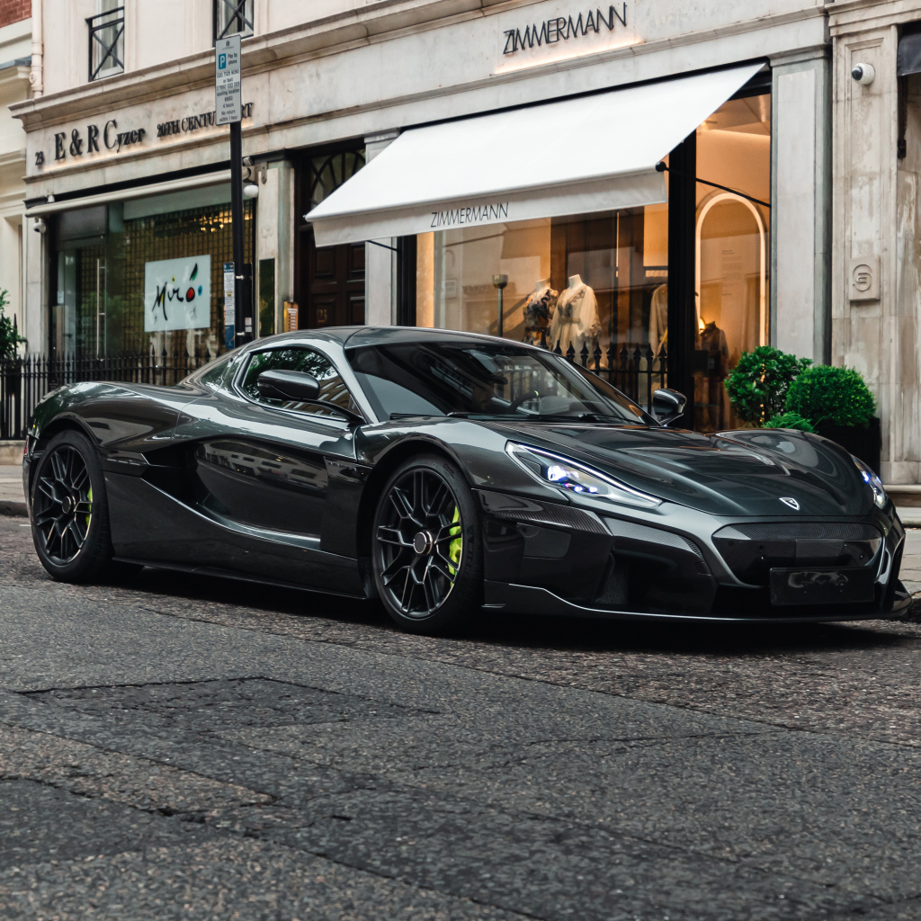 Спорткар Rimac Nevera 2021 года в городе