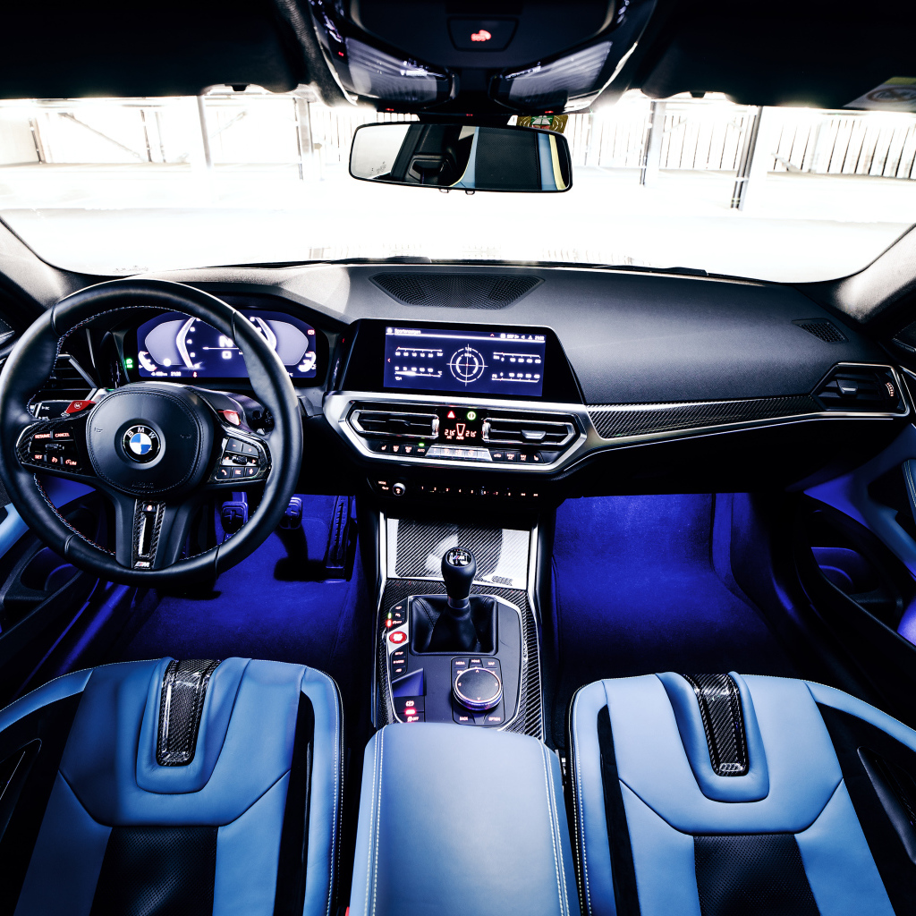 Кожаный салон автомобиля BMW M4 Coupé