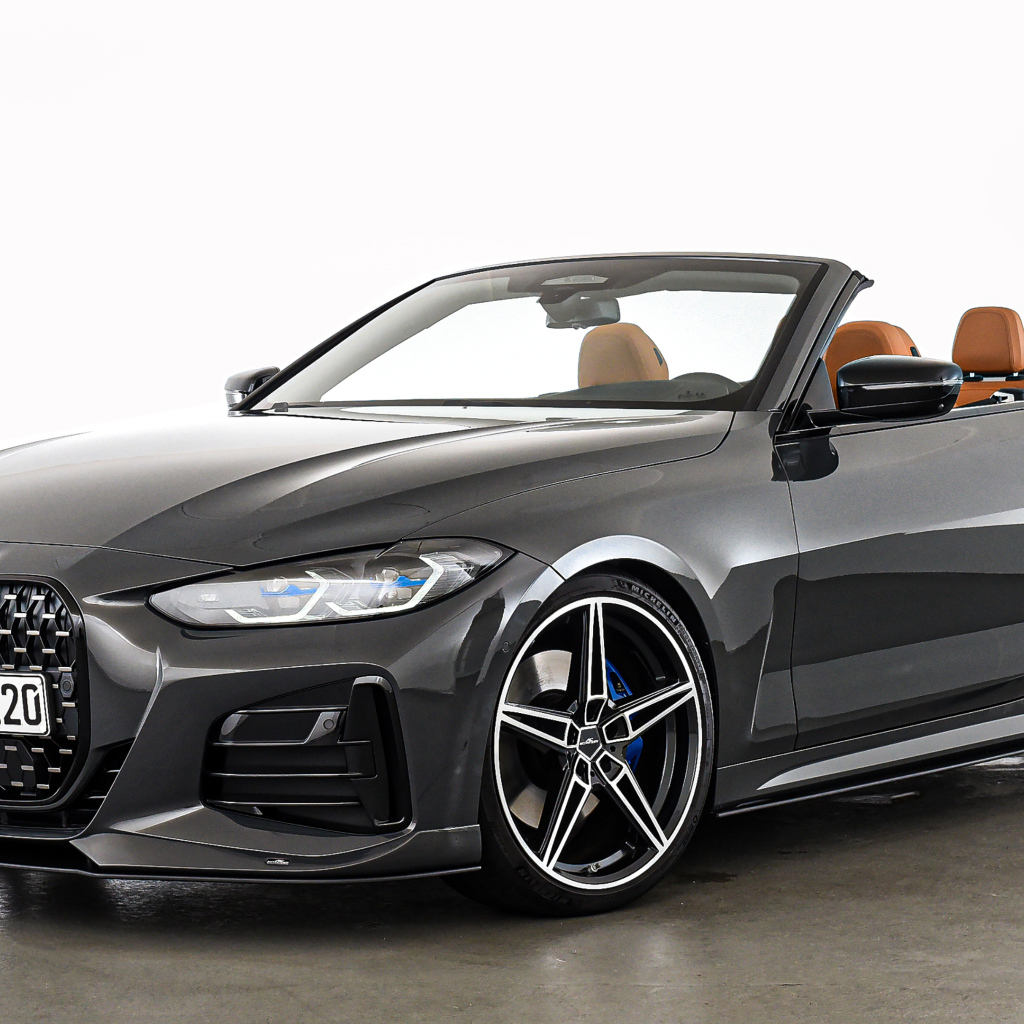 Кабриолет BMW 4 Series, 2021 года на белом фоне