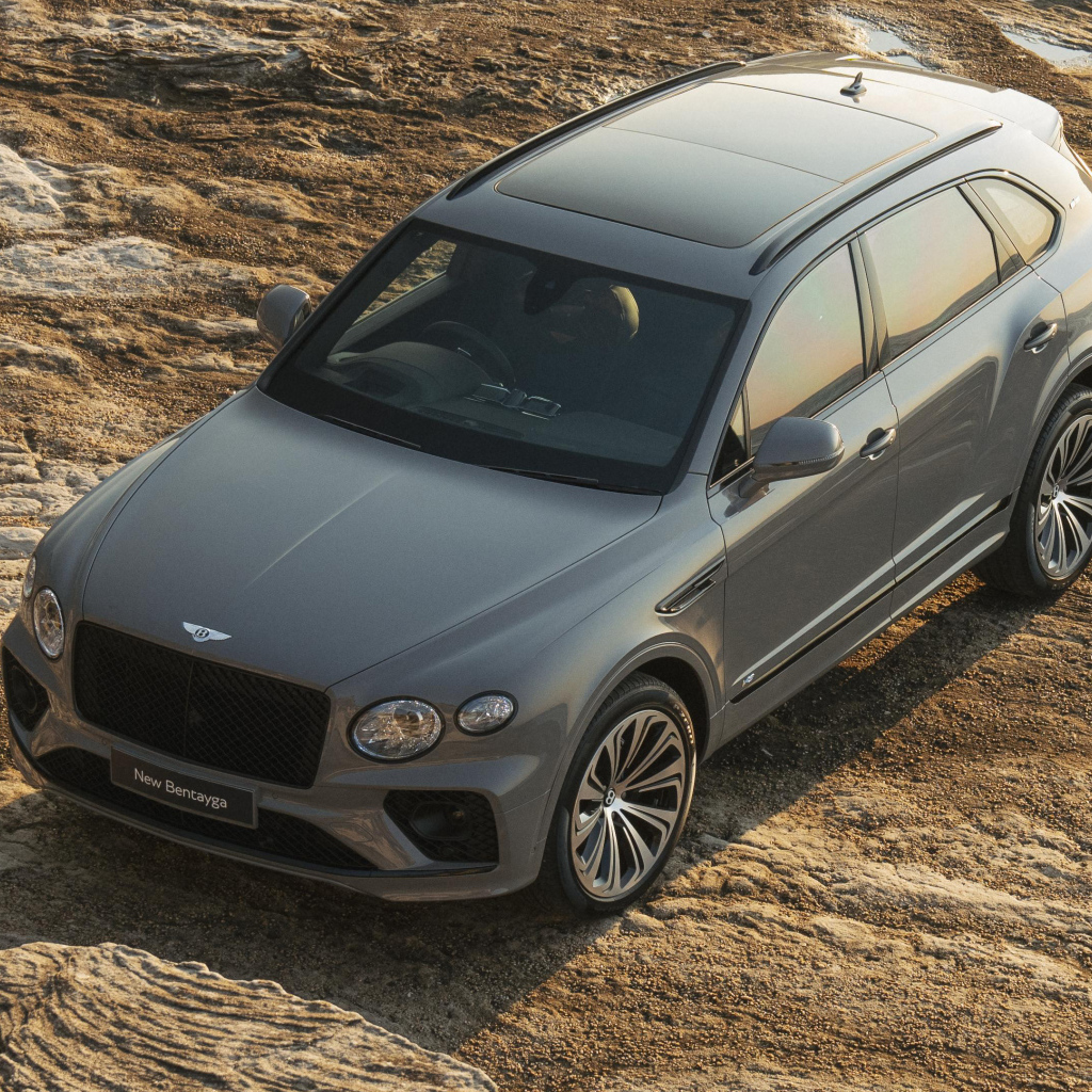Внедорожник Bentley Bentayga V8 First Edition 2021 года вид сверху