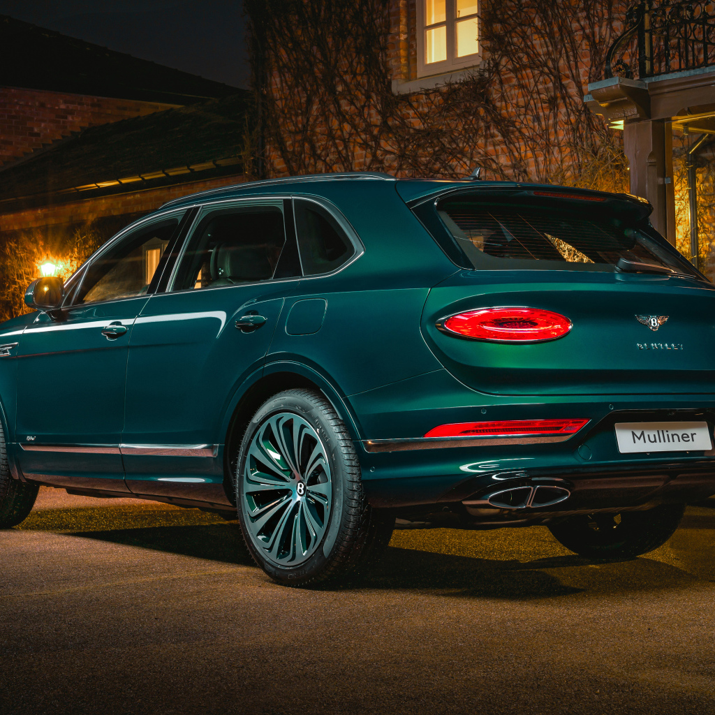 Внедорожник Bentley Mulliner Bentayga Hybrid 2021 года