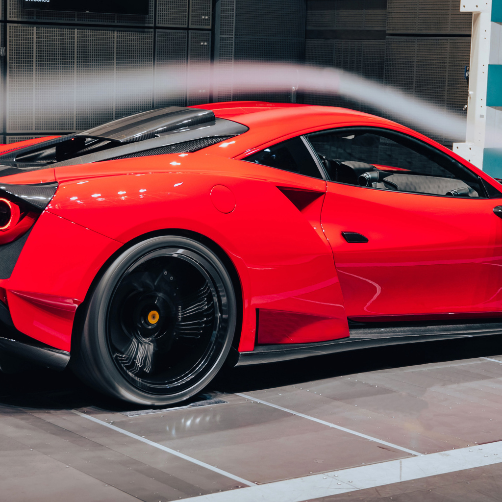 Красный спорткар Novitec Ferrari F8 Tributo N-Largo 2021 года вид сзади