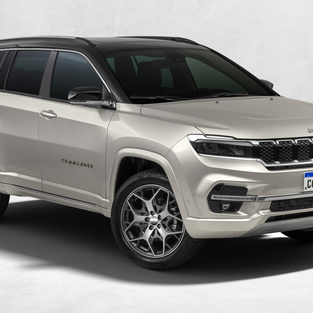 Серебристый Jeep Commander Overland TD380 4x4, 2021 года