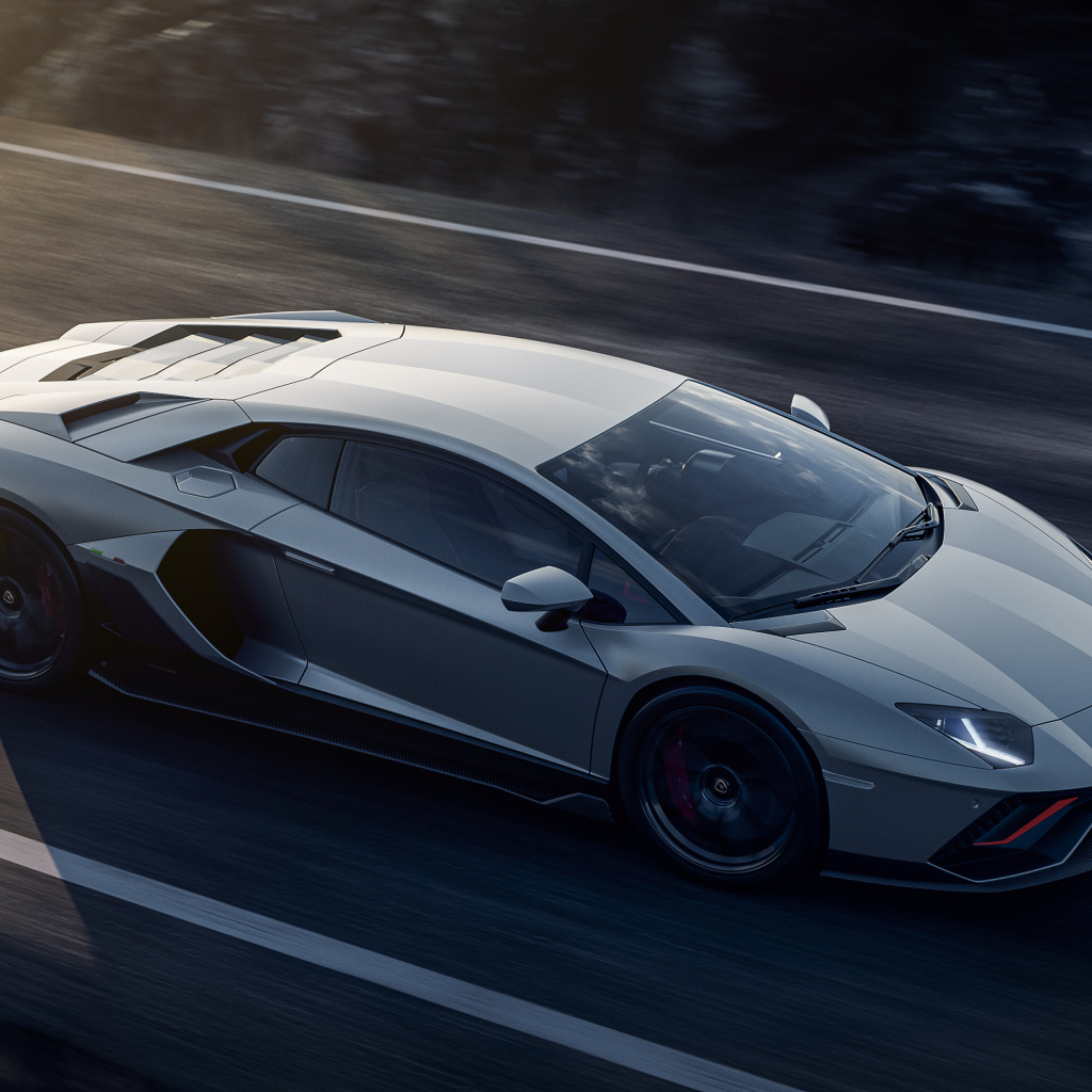 Вид сверху на автомобиль Lamborghini Aventador LP 780-4 Ultimate 2021 года