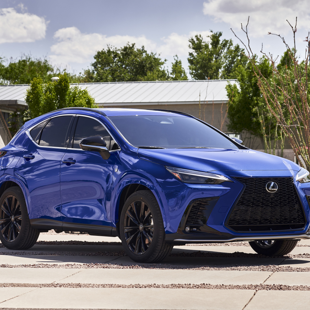 Синий автомобиль Lexus NX 450h+ AWD F SPORT, 2022 года