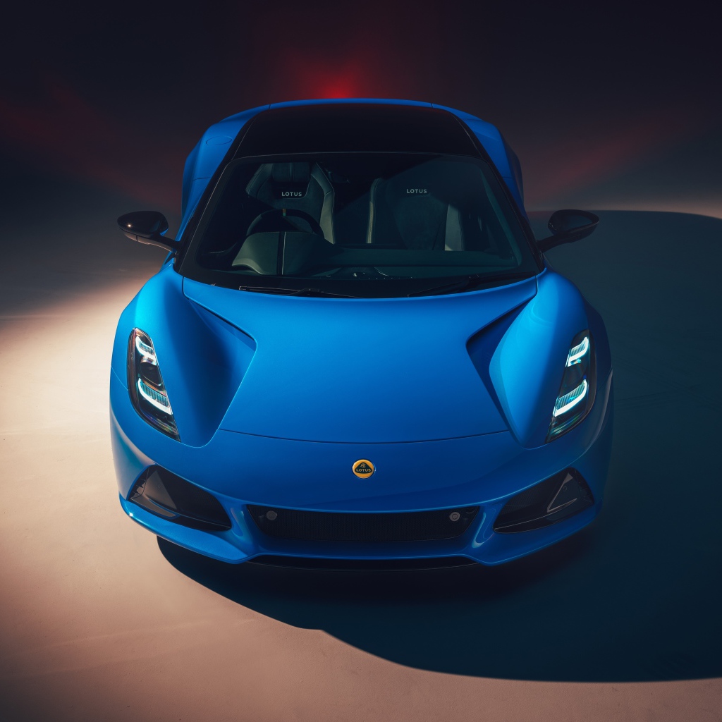 Автомобиль Lotus Emira First Edition 2021  года вид спереди