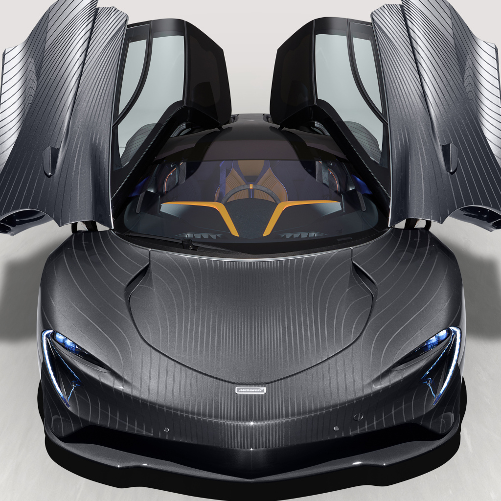 Автомобиль McLaren MSO, 2021 года на белом фоне