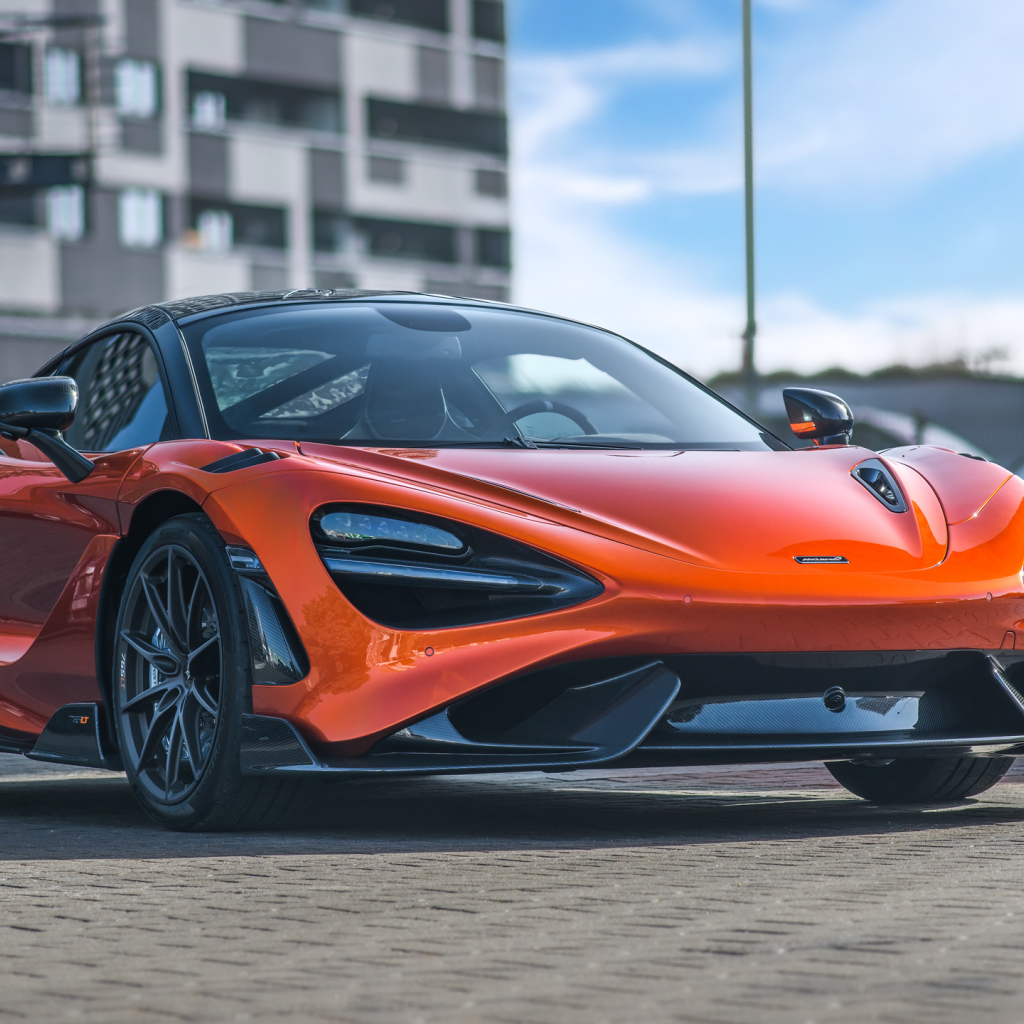 Быстрый McLaren 765LT 2021 года