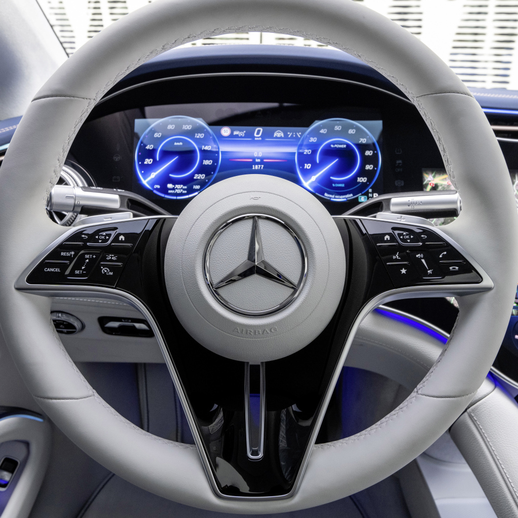 Руль автомобиля Mercedes-Benz EQS 450+ AMG Line 2021 года