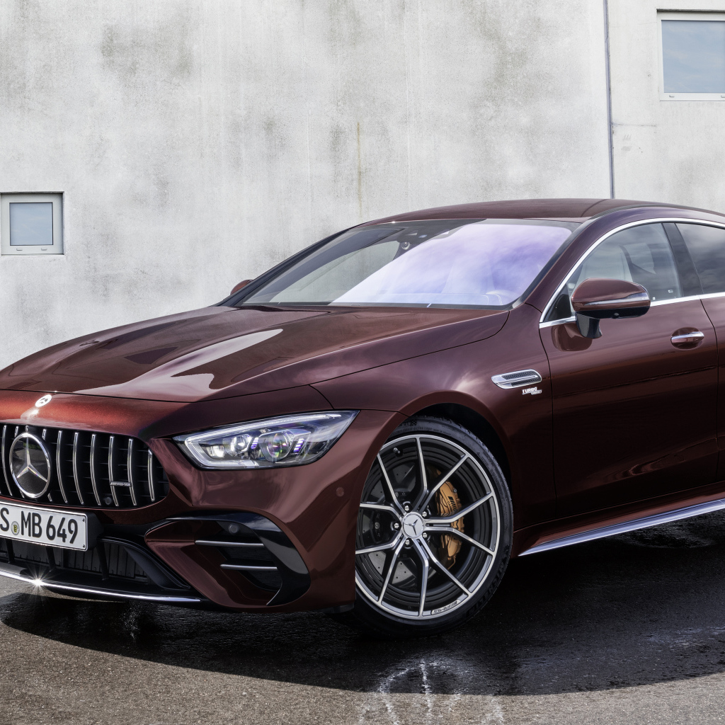 Коричневый автомобиль  Mercedes-AMG GT 53, 2021 года