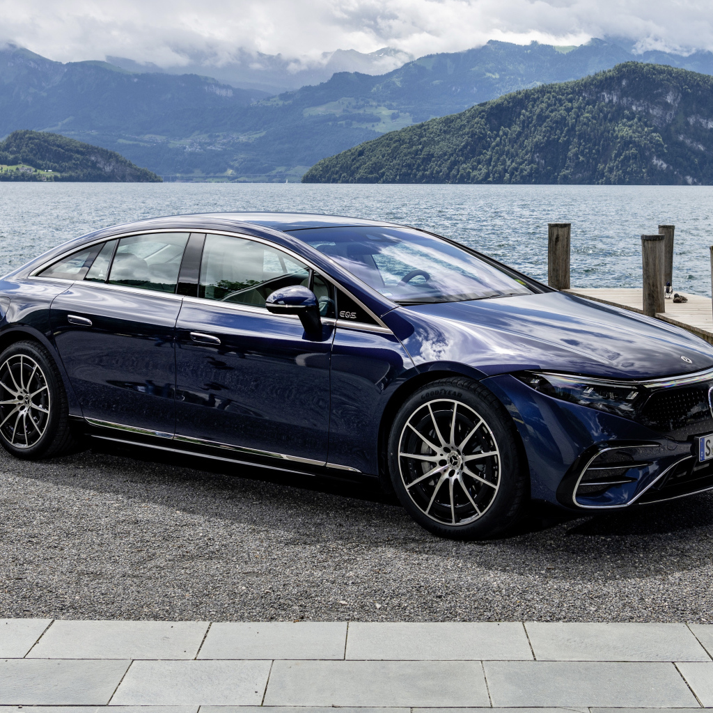 Дорогой автомобиль бизнес класса Mercedes-Benz EQS 450+ AMG Line 2021 года