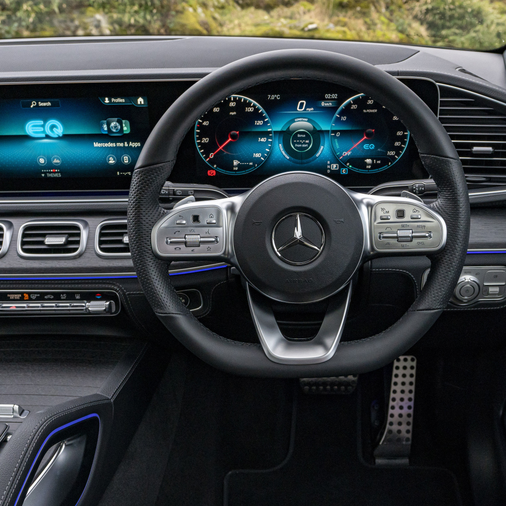 Дорогой салон автомобиля Mercedes-Benz GLE 350 De 4MATIC AMG Line