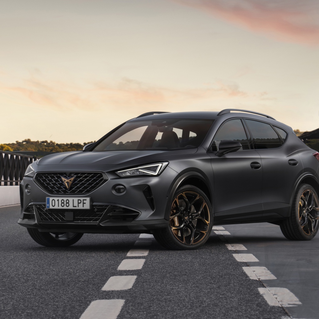 Автомобиль Cupra Formentor VZ5,  2021 года