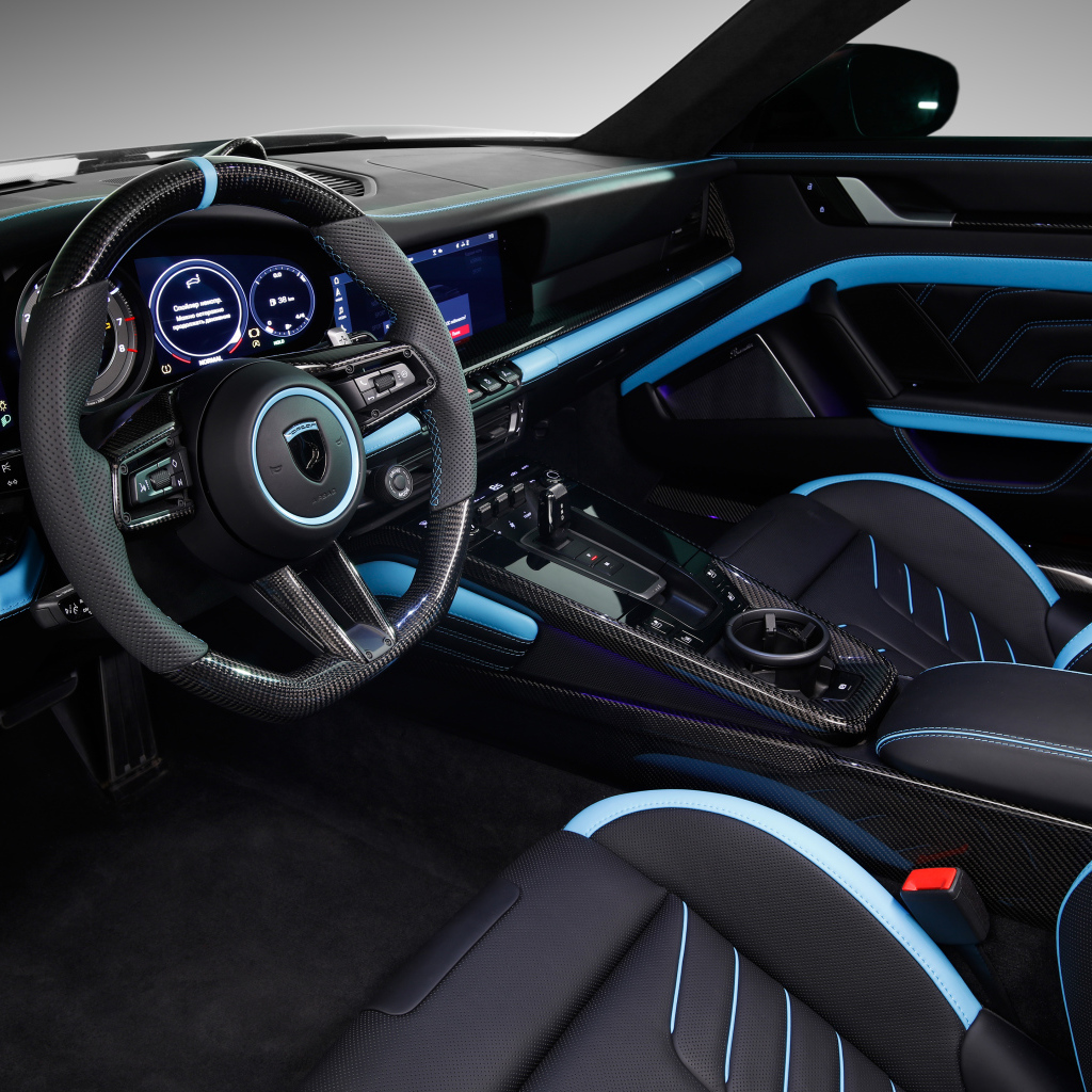 Стильный салон автомобиля Porsche 911 Turbo S Stinger GTR 3 2021 года