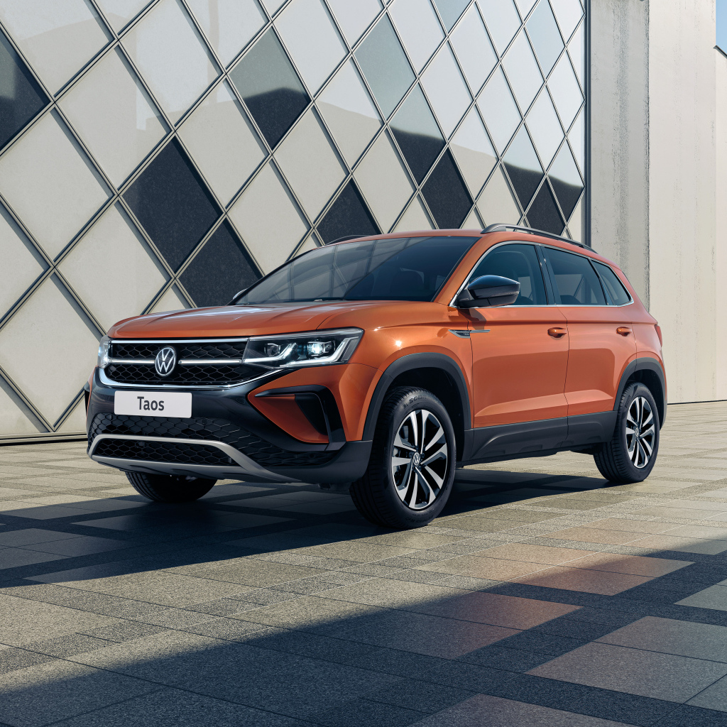 Внедорожник Volkswagen Taos 4MOTION 2021 года у стены