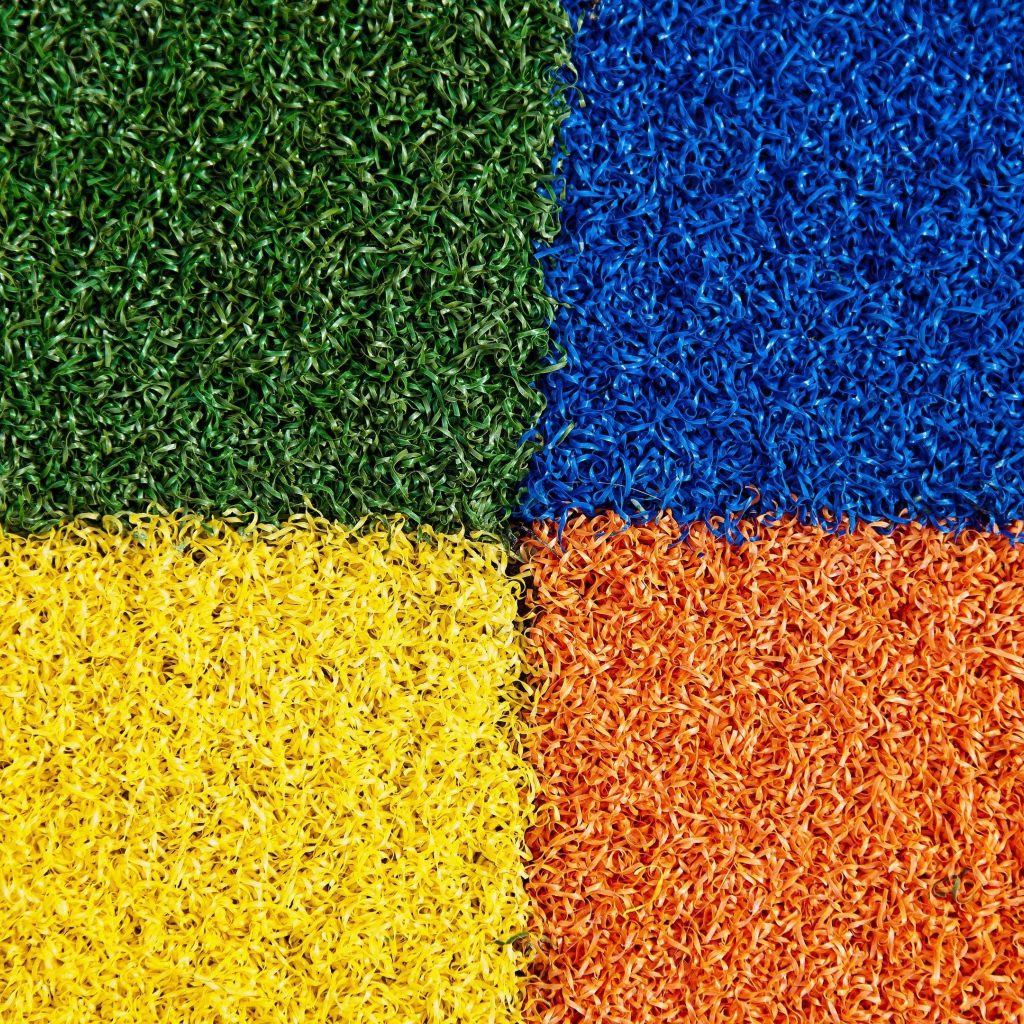 Четырехцветное ковровое покрытие 