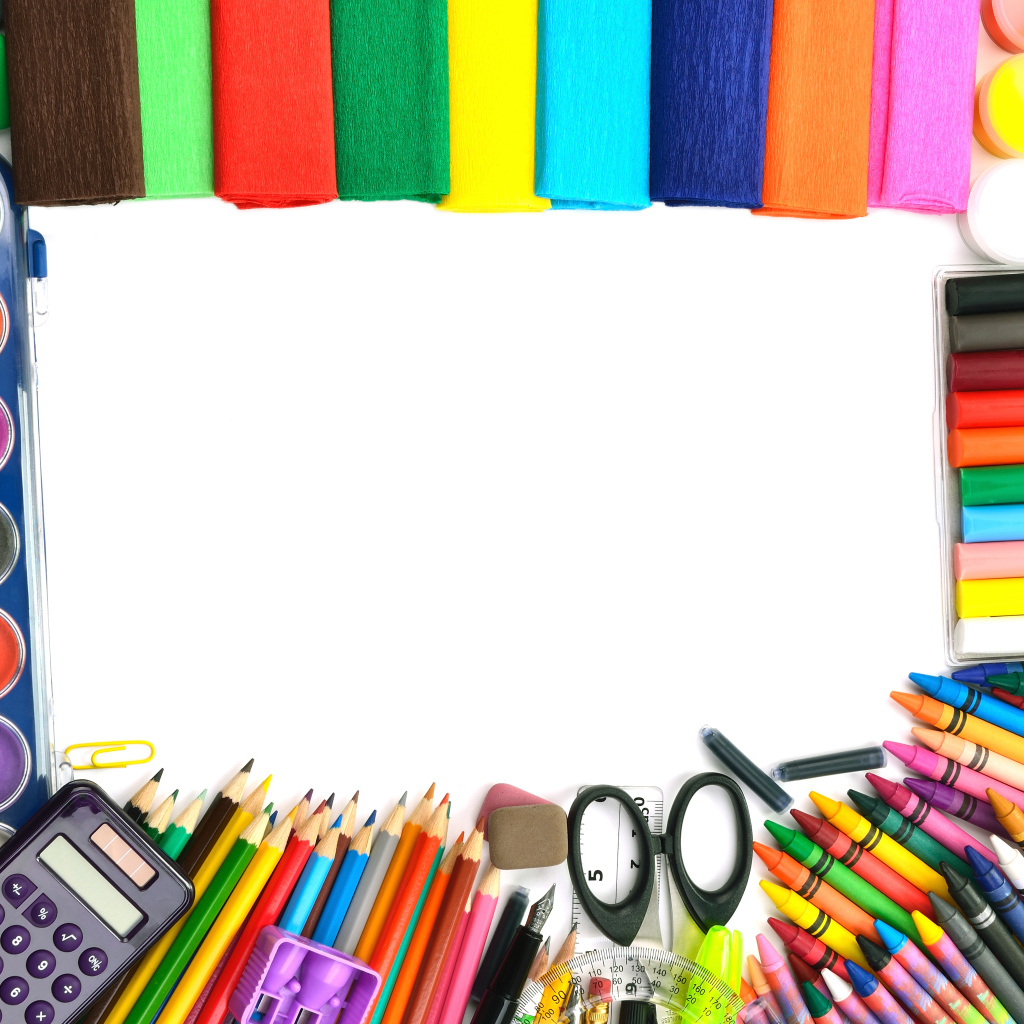 Цветная бумага, краски, фломастеры и карандаши на белом фоне