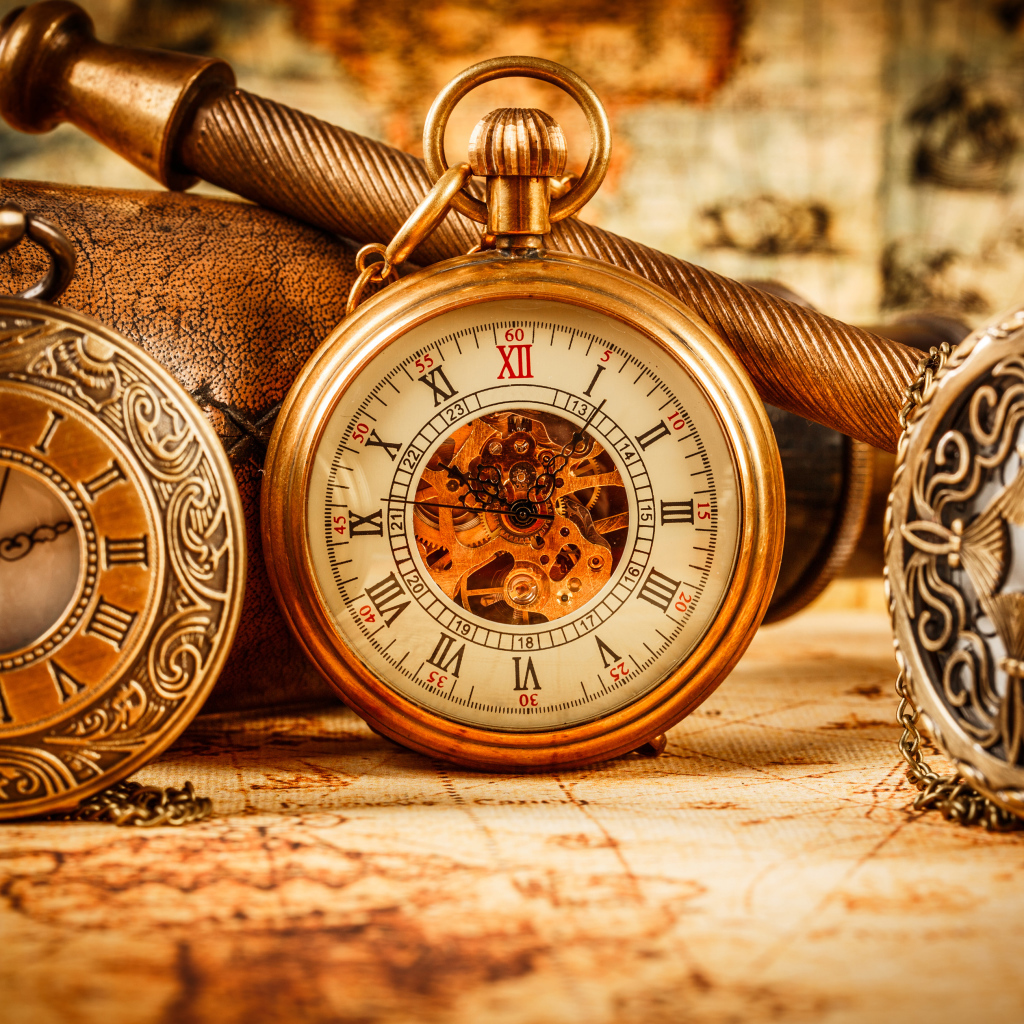 Старинные золотые карманные часы 