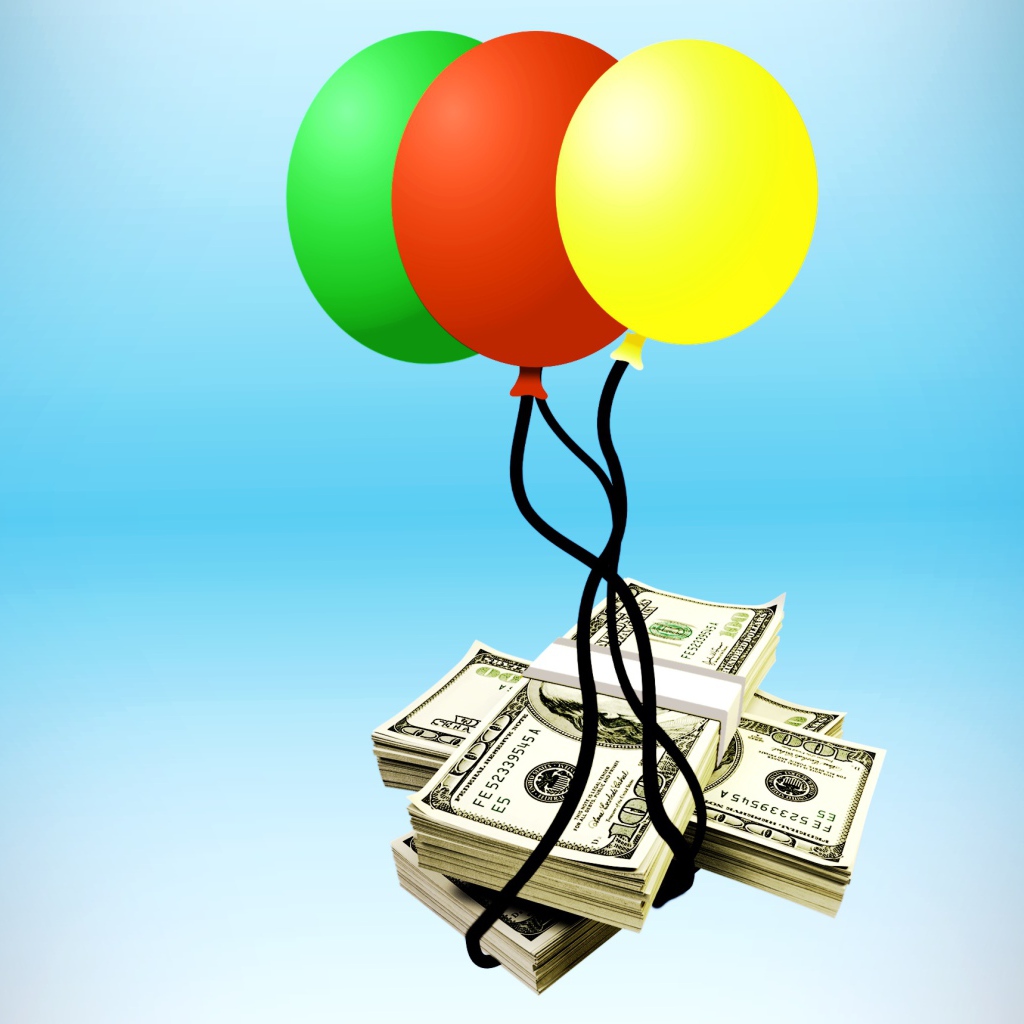 Деньги с воздушными шариками на голубом фоне 