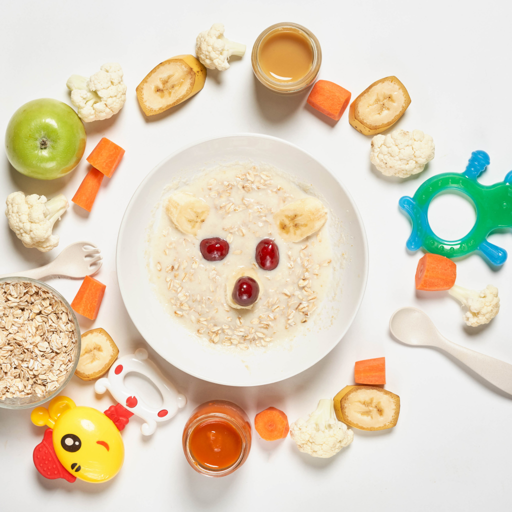 Овсяные хлопья с молоком и бананами 