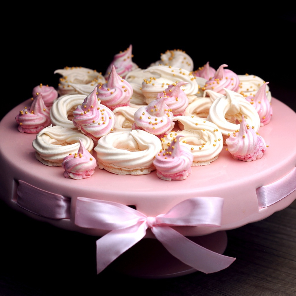 Розовая подставка для зефира с розовой лентой