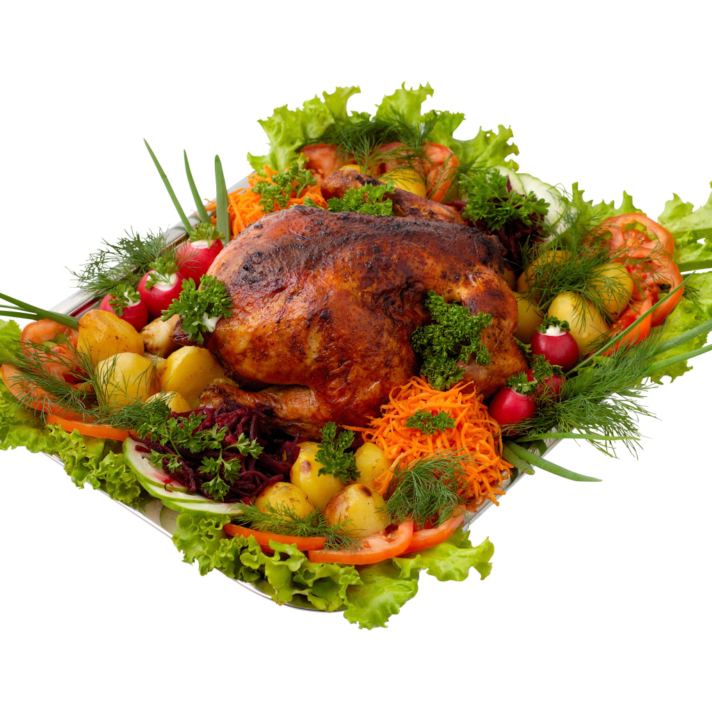 Запеченная курица с овощами на белом фоне