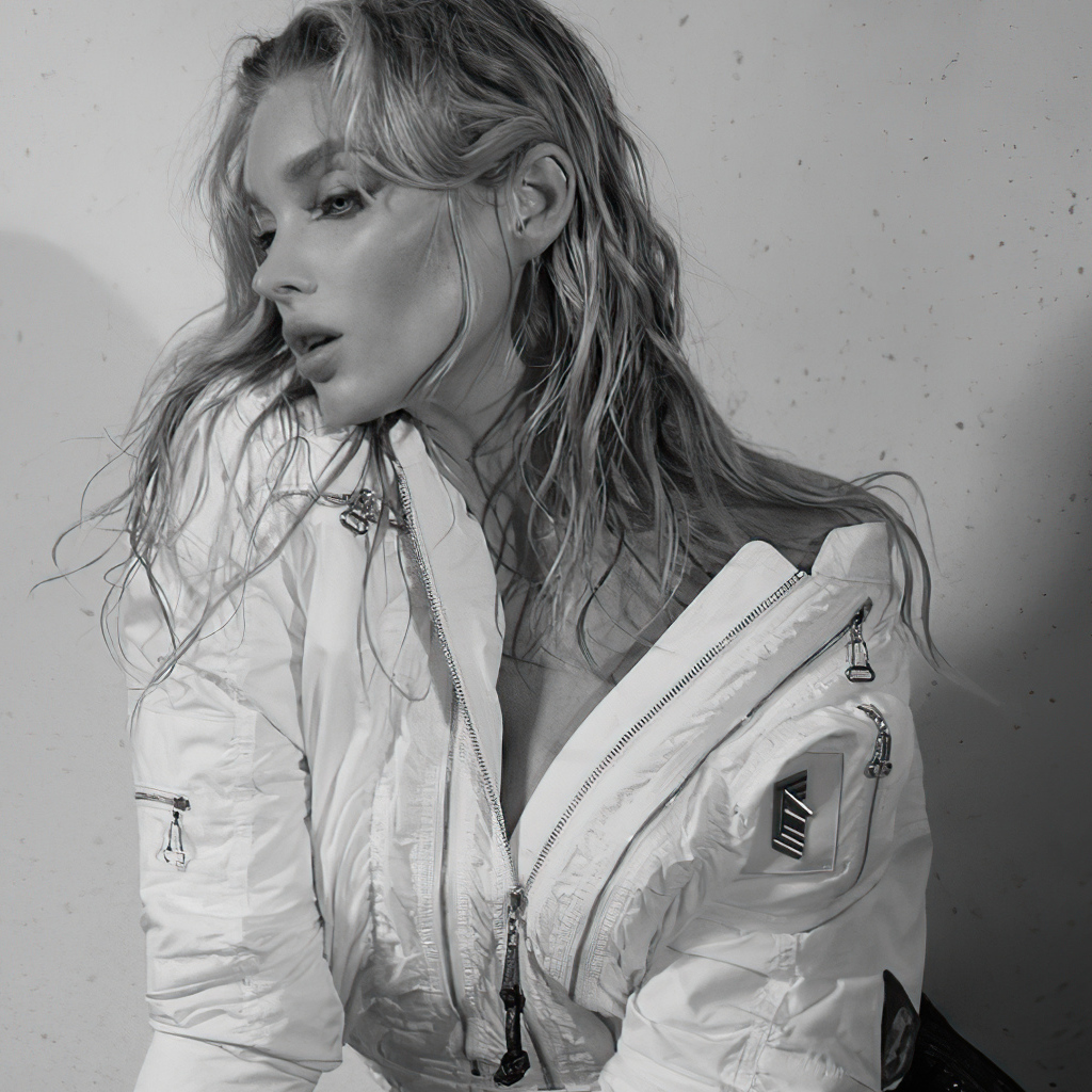 Красивая шведская модель Эльза Хоск черно-белое фото