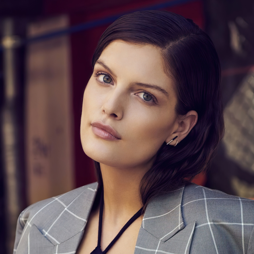 Красивая нежная девушка немецкая модель Ванесса Фукс