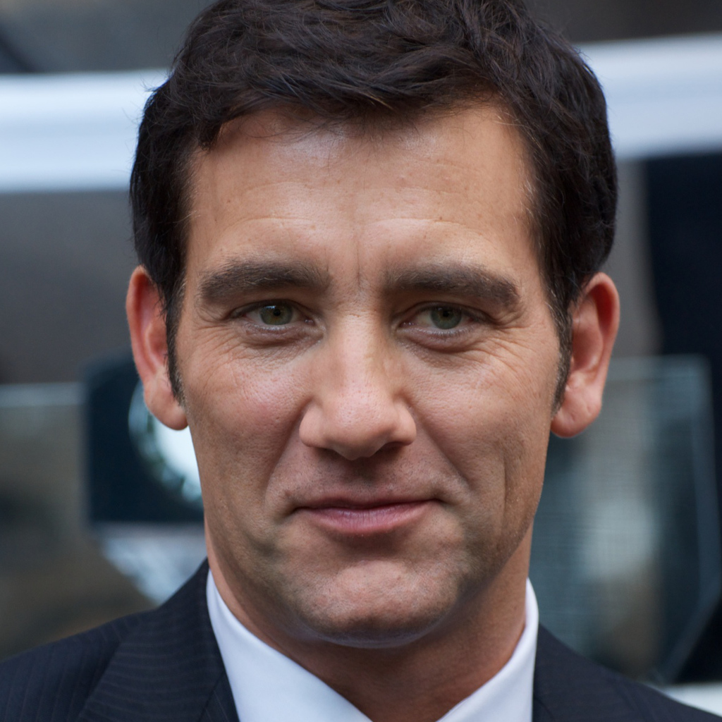 Актер Клайв Оуэн крупным планом